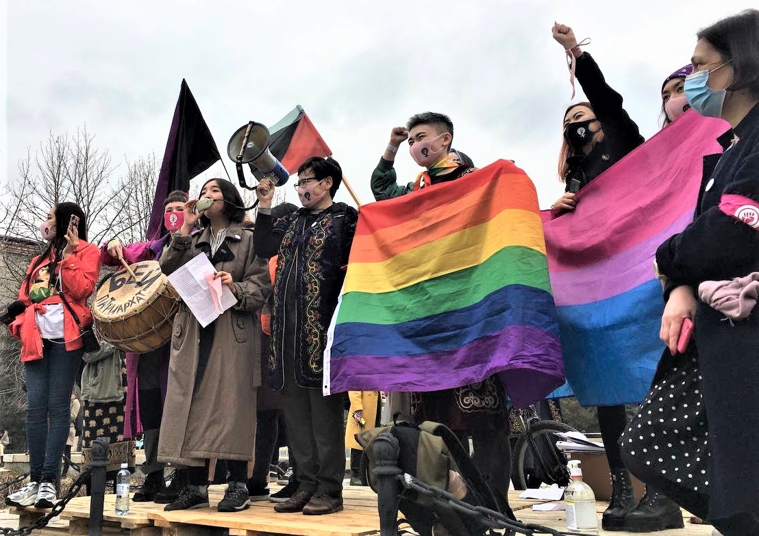 Активистки группы Feminita на митинге за права женщин в Алматы, март 2021 / RFE/RL
