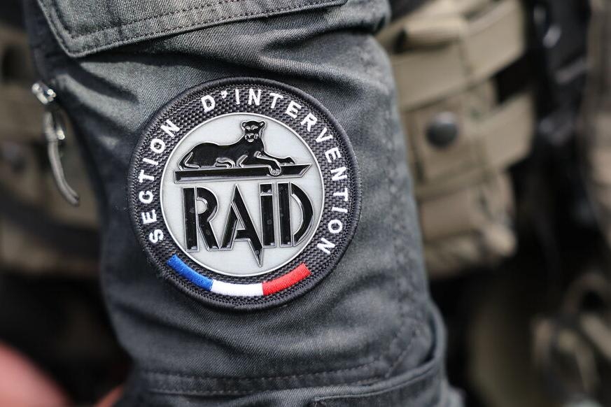 Шеврон французского полицейского спецназа RAID. Фото: LP/Arnaud Journois