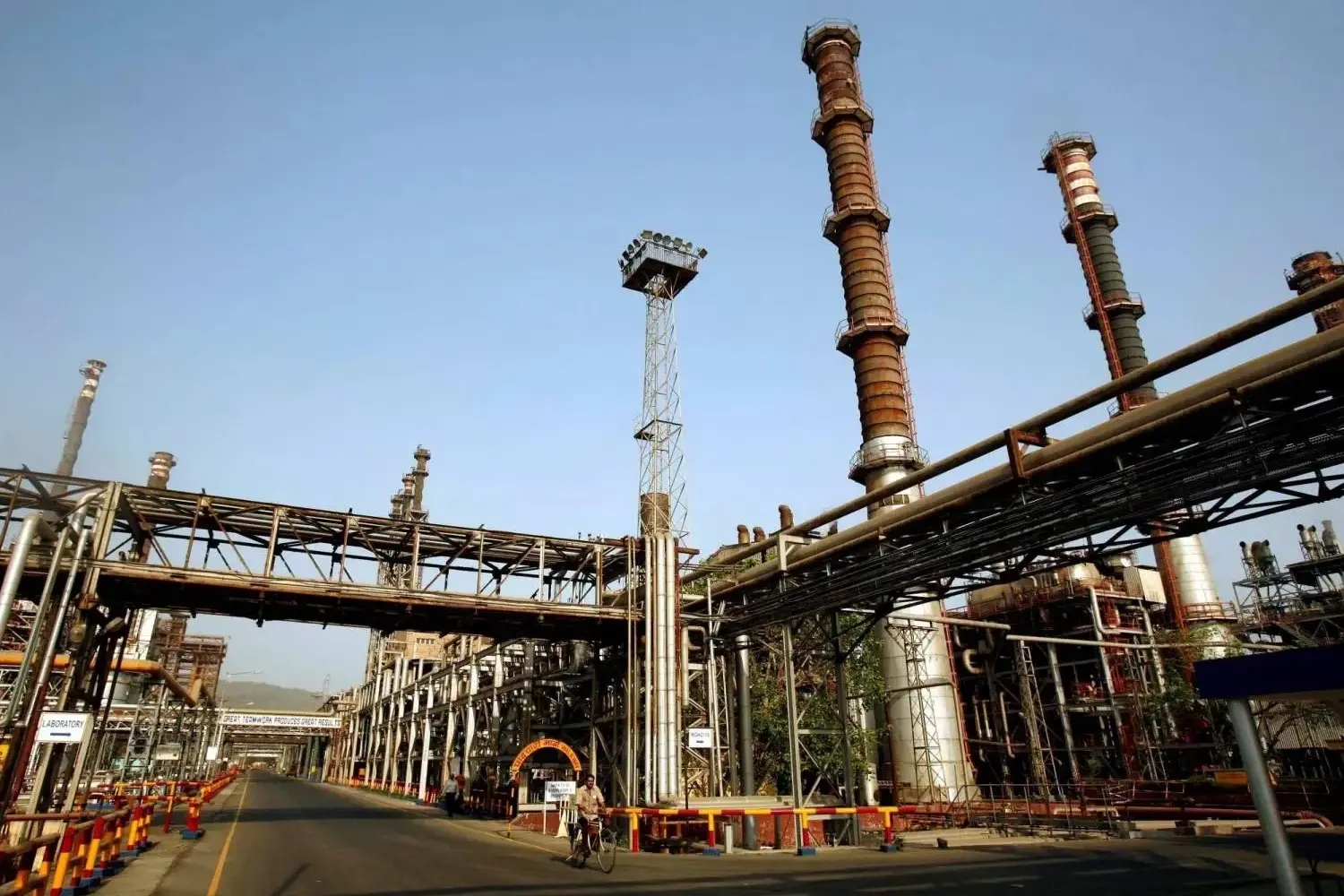НПЗ Bharat Petroleum Corp в Мумбаи. Фото: Reuters